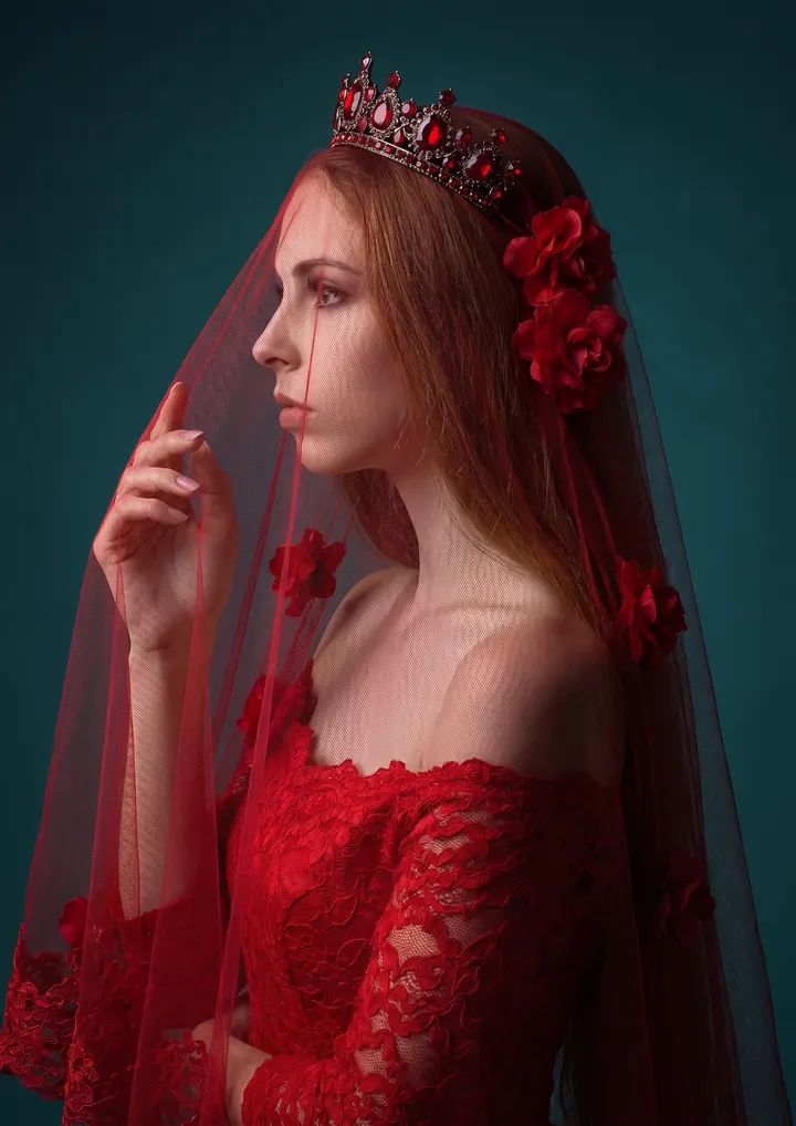 Невеста в красной фате