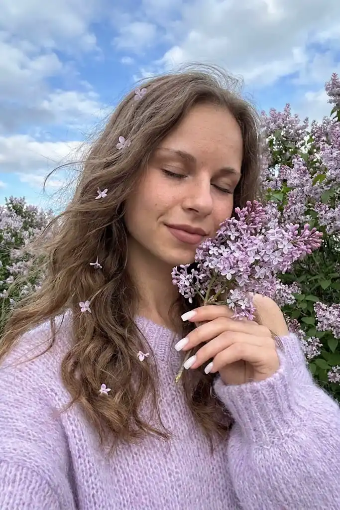 Селфи в цветах сирени