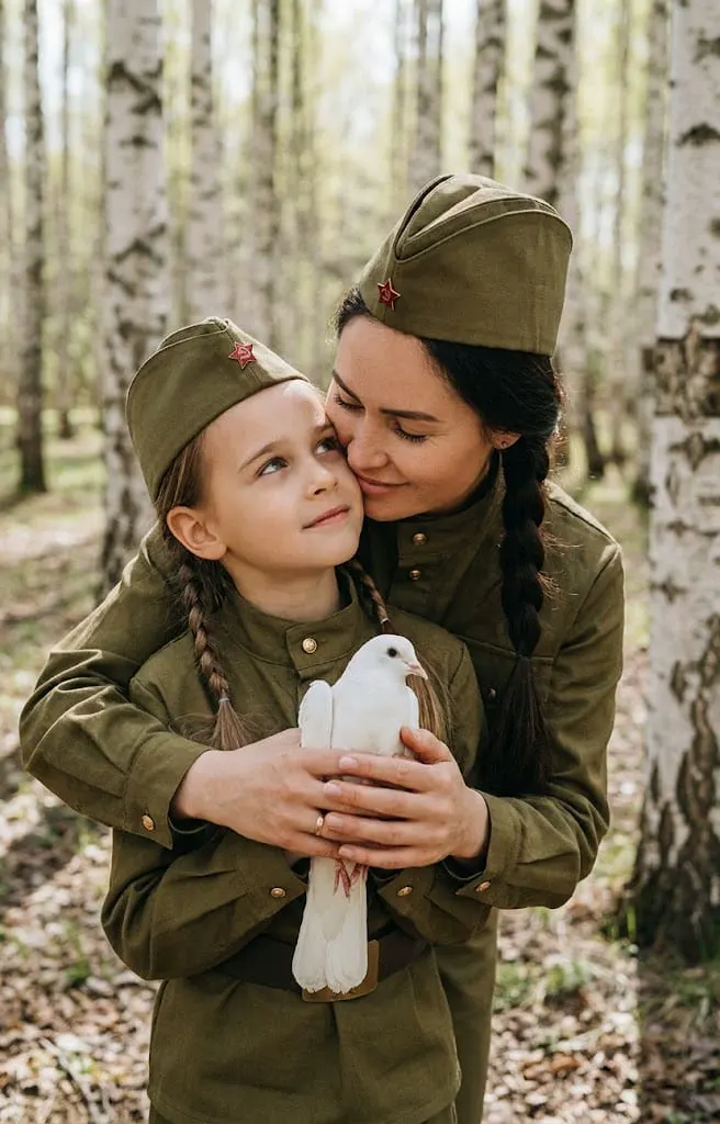 Мама и дочка в форме