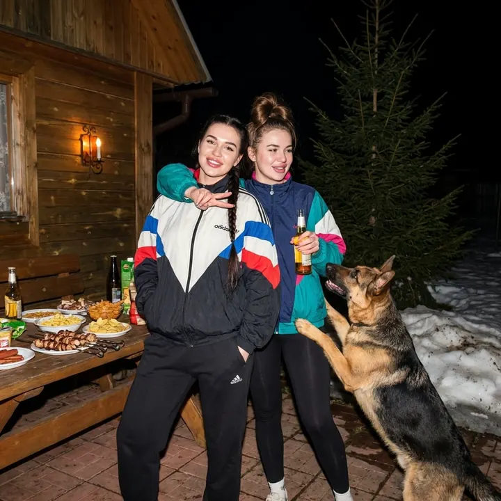 Вечер на даче с подругой