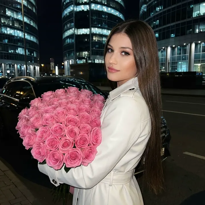 Ночной кадр с букетом роз