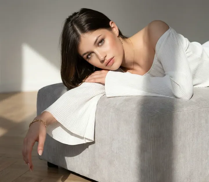 Портрет в стиле Quiet Luxury