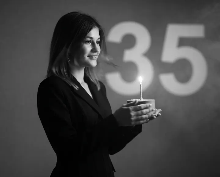 Кинематографичный чб портрет 35 лет