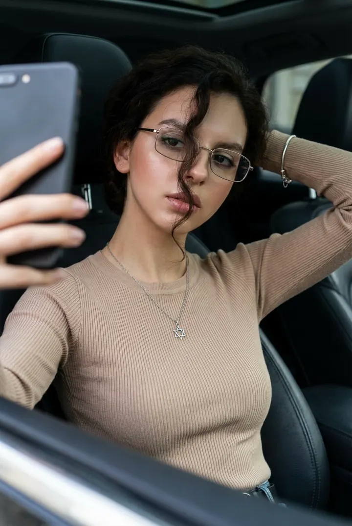 Селфи в салоне автомобиля