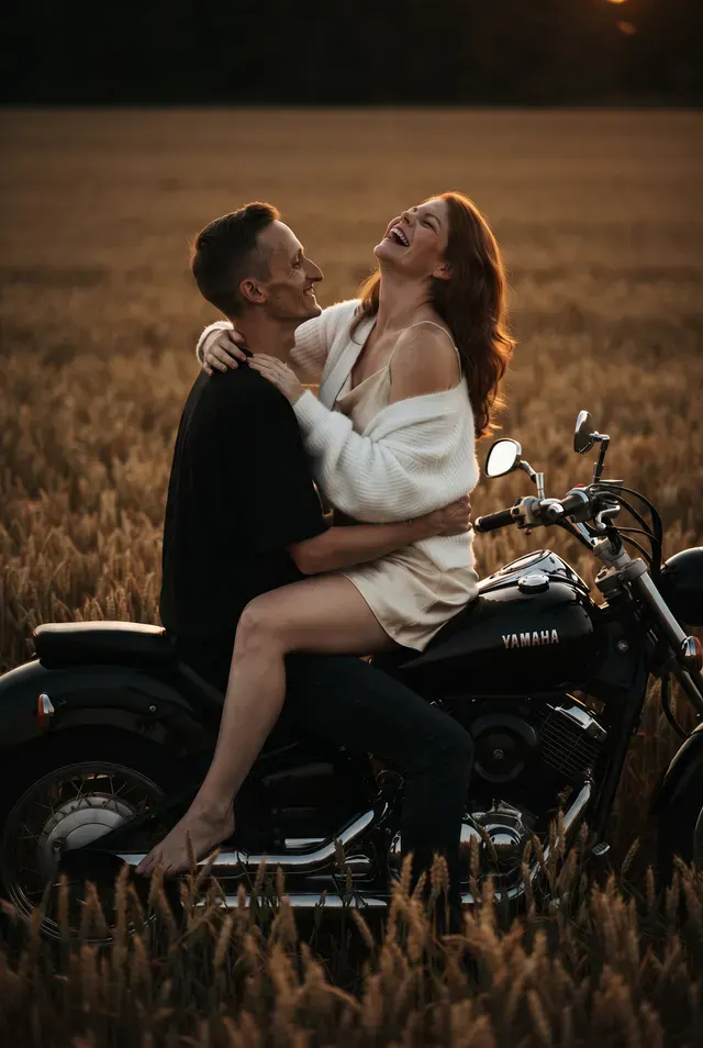 Пара на мотоцикле Yamaha
