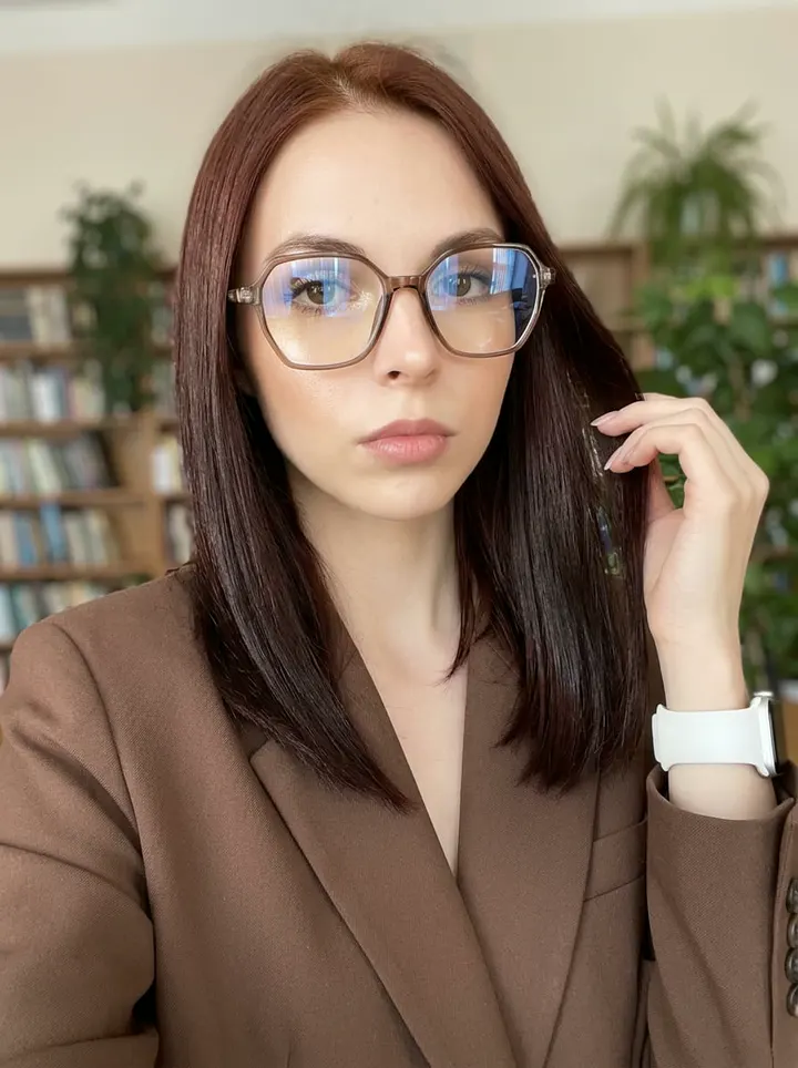Селфи женщины в деловом стиле